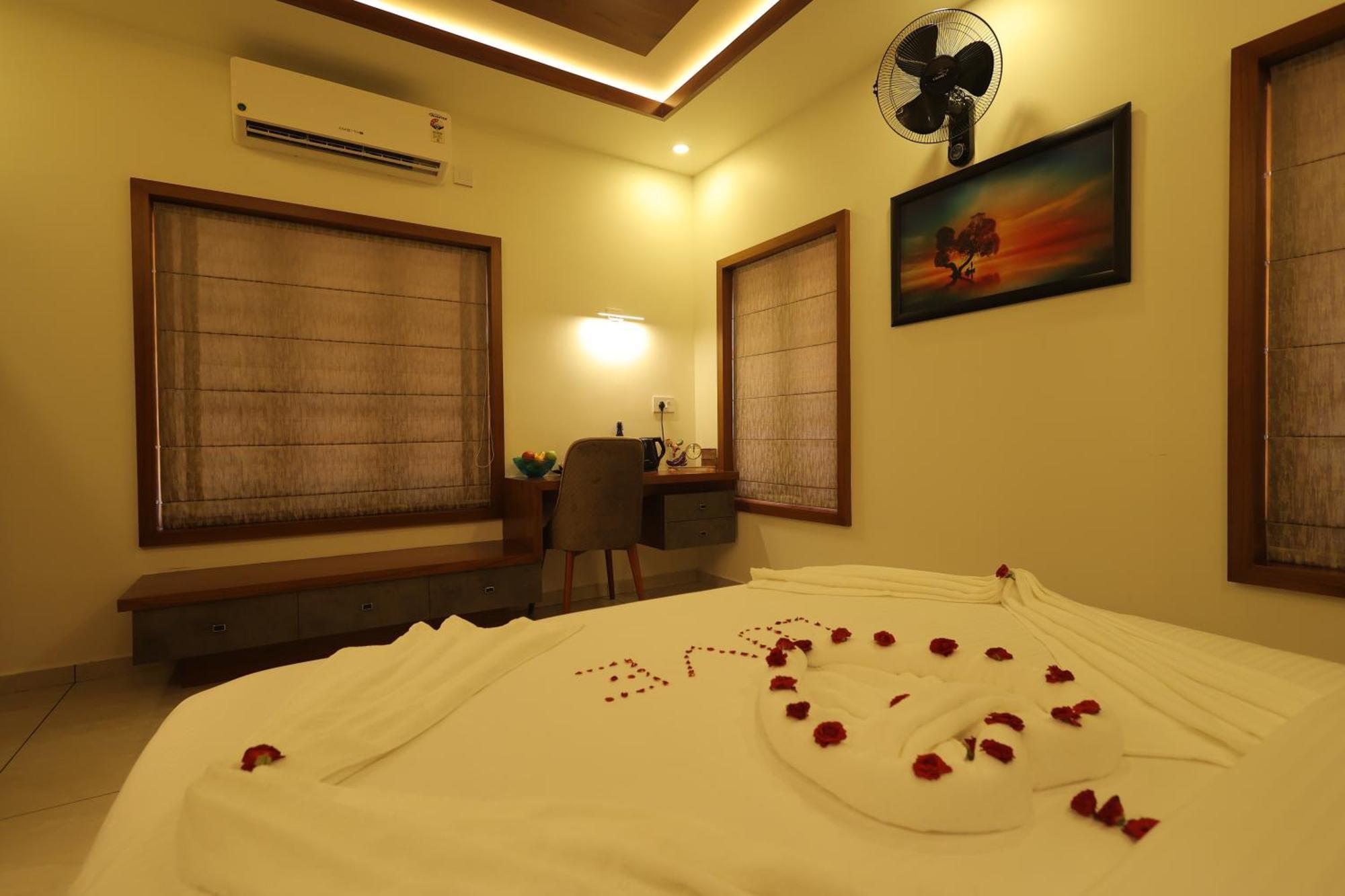 Tatvaura Resort Wayanad Padinjarathara Bagian luar foto